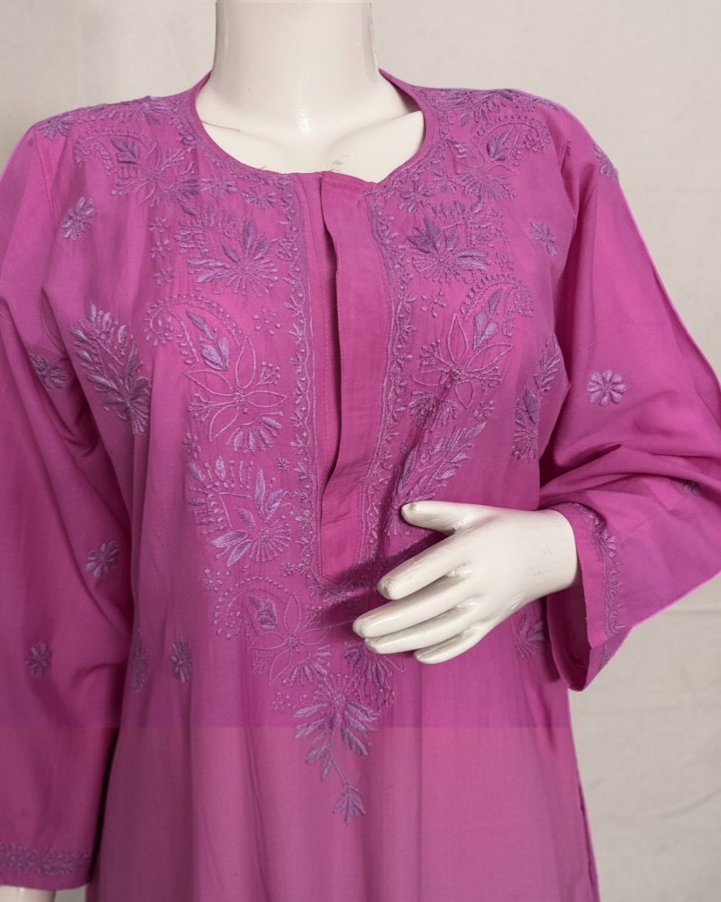 NOOR GULABI CHIKANAKRI KURTA-PREMIUM