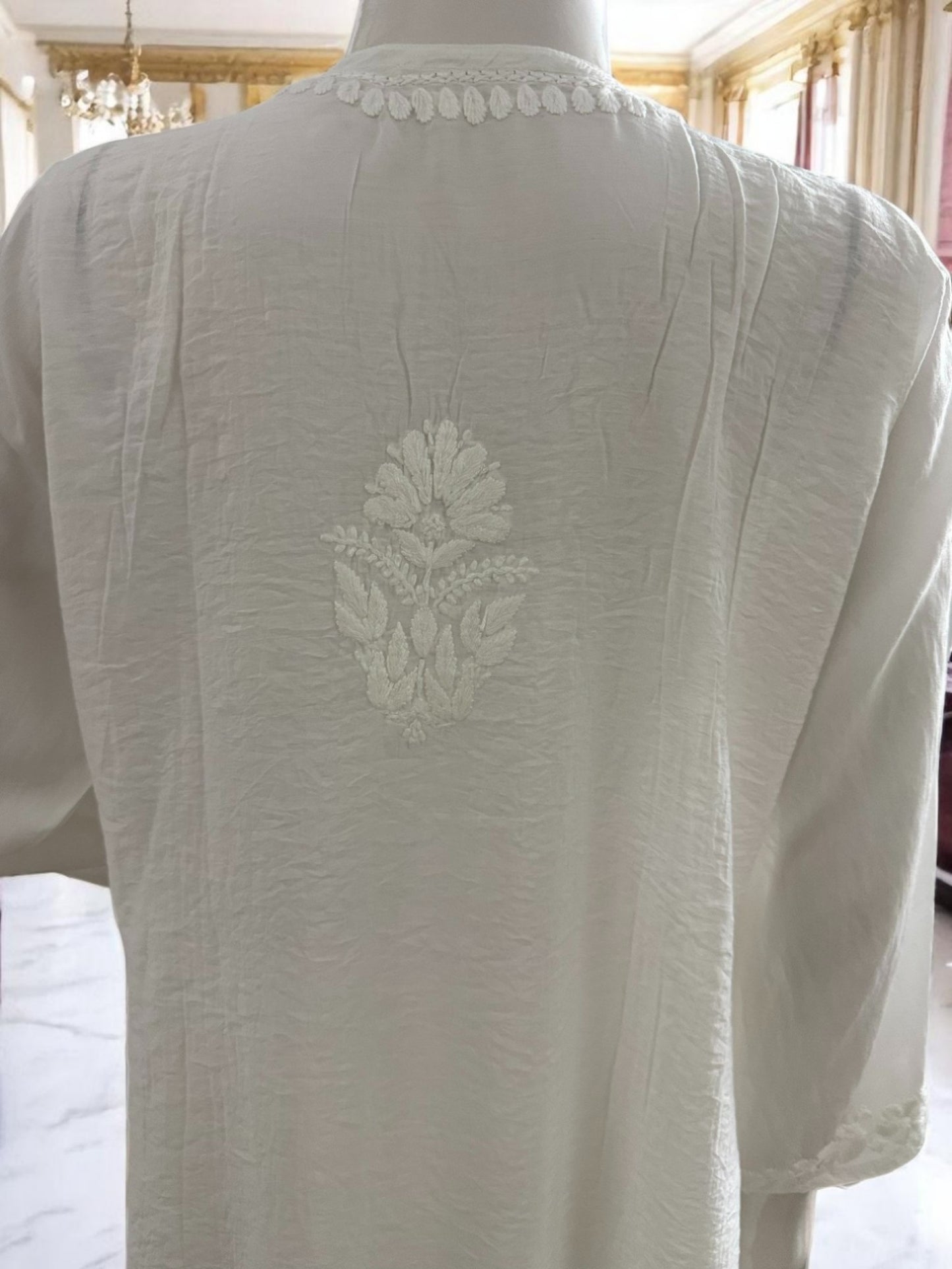 WHITE MUSLIN CHIKANKARI KURTI WITH GHAS PATTI