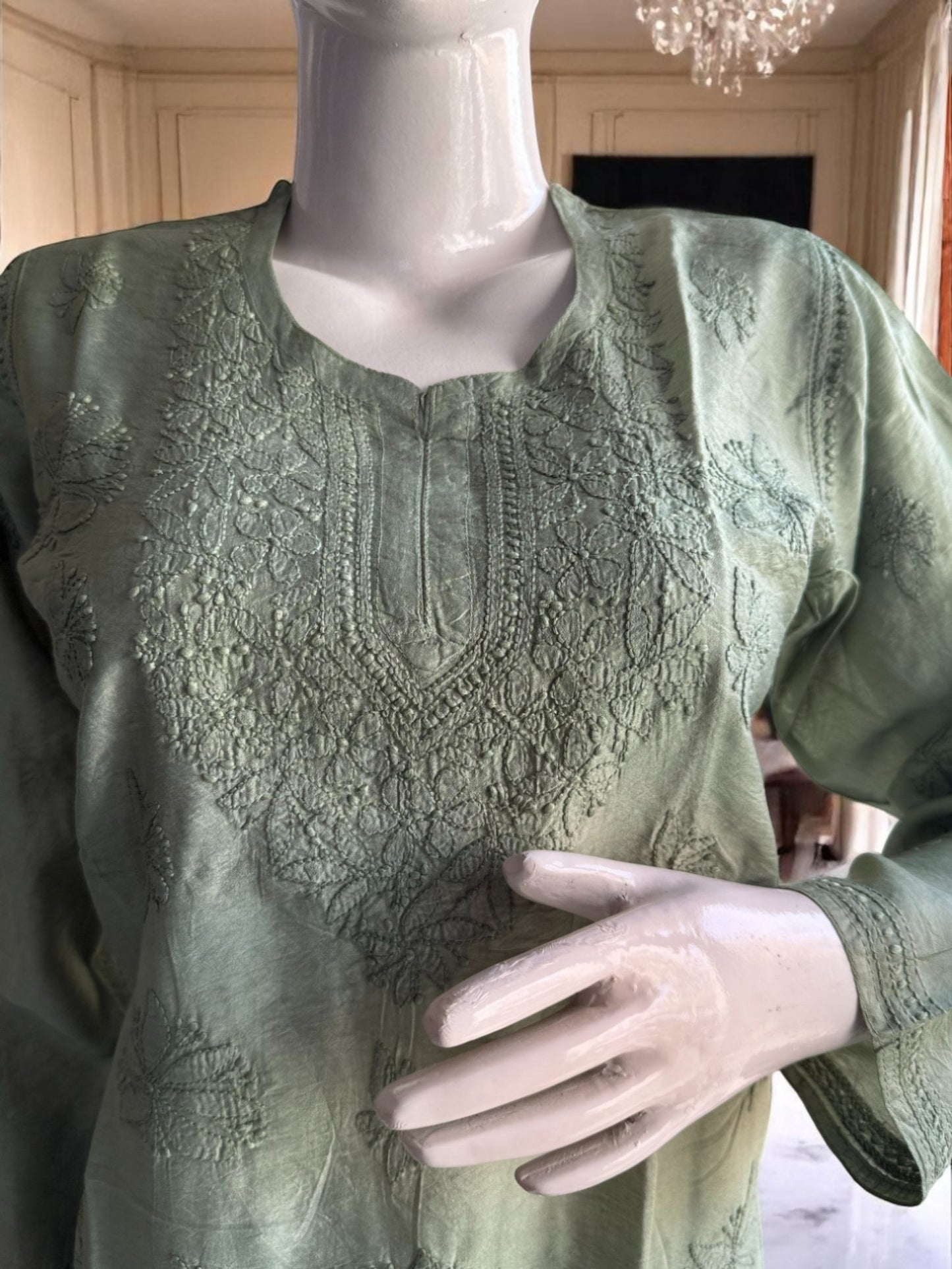 NOOR – SHORT CHIKANKARI KURTI