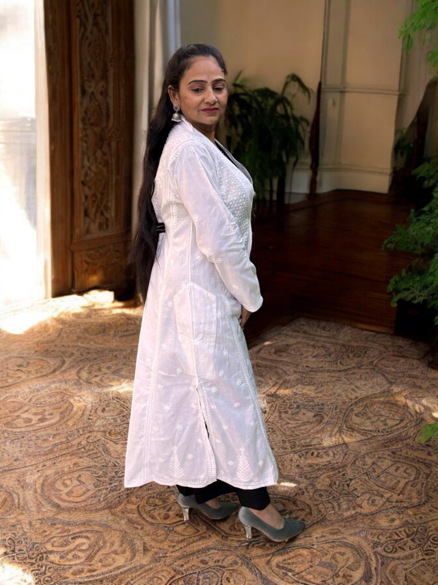 EXCLUSIVE WHITE LONG HANDCRAFTED NOORI JACKET