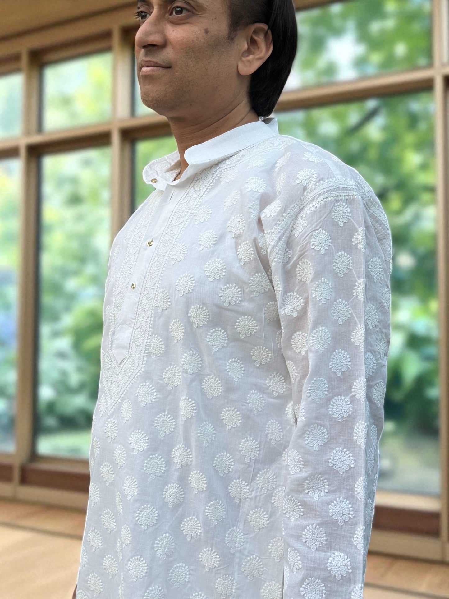 MEN’S PREMIUM WHITE CHIKANKARI KURTA