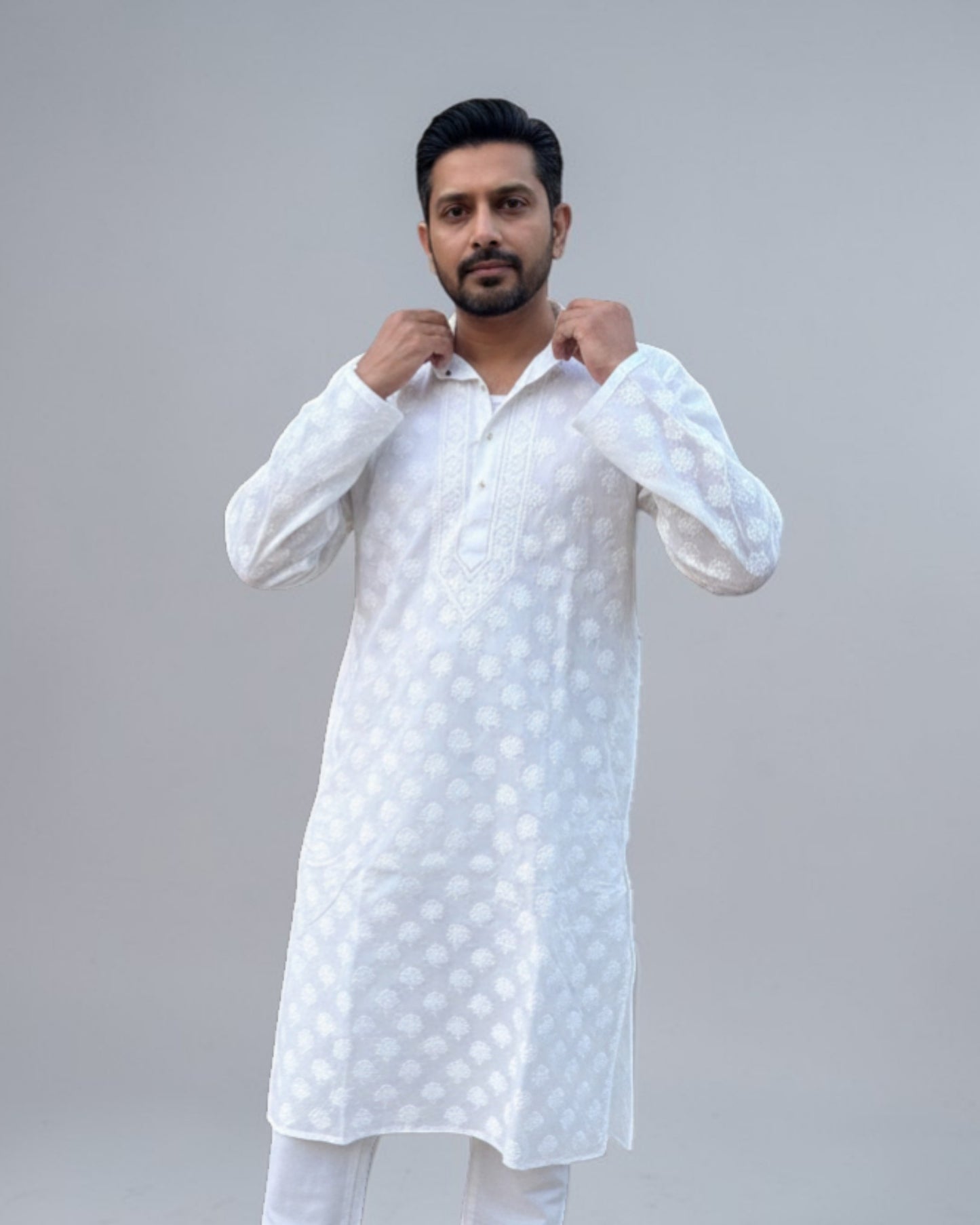 MEN’S PREMIUM WHITE CHIKANKARI KURTA