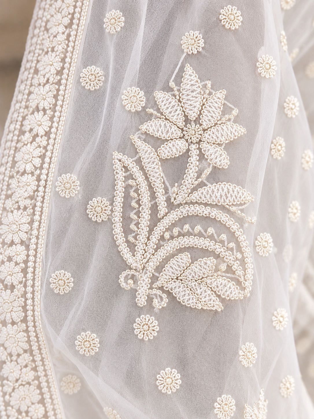 PARAMPARA VISCOSE HANDCRAFTED CHIKANAKRI SAREE