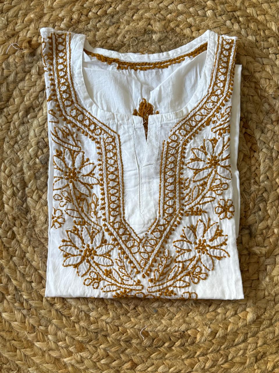 SHORT CHIKANKARI KURTI TURQUOISE ON WHITE S-40