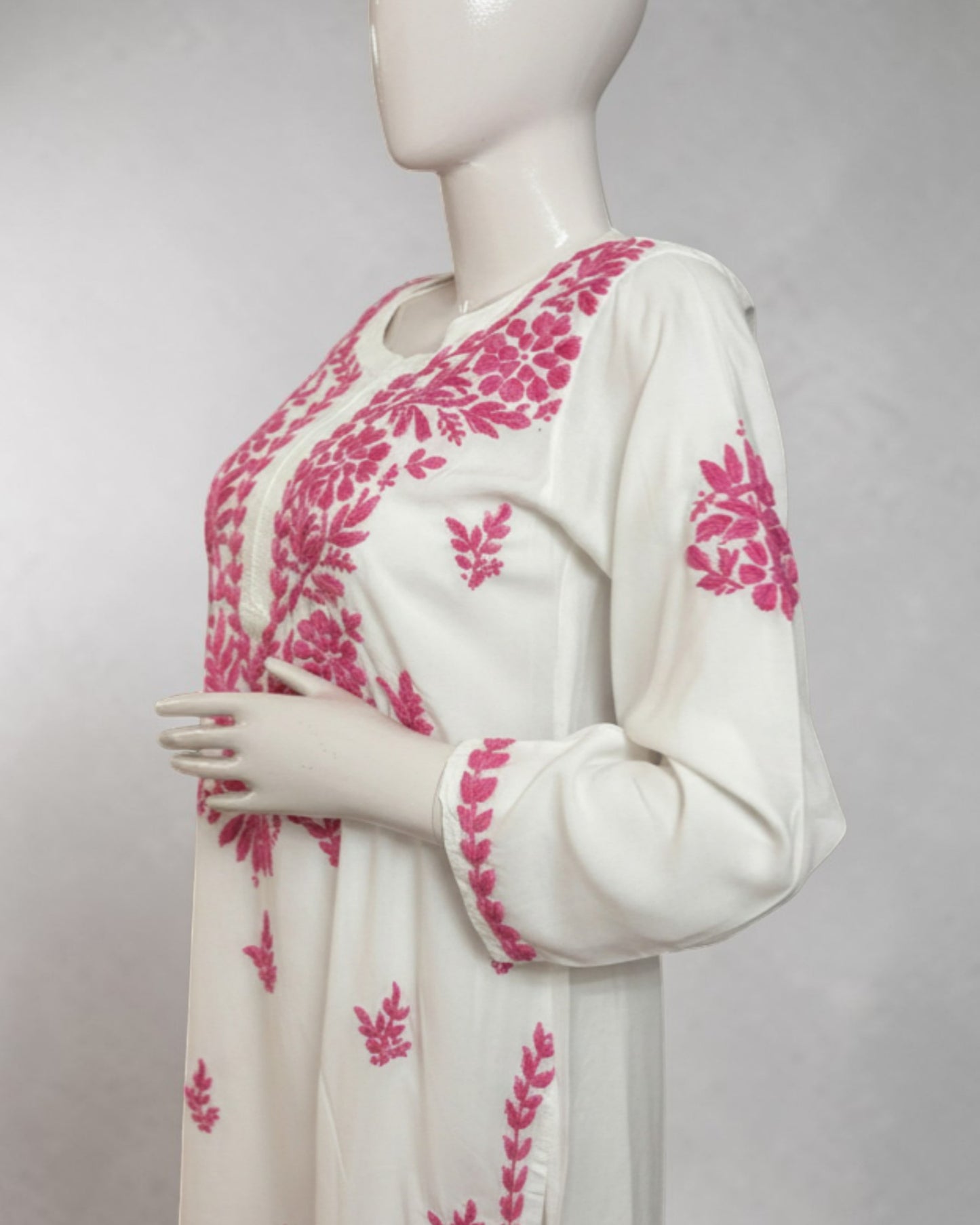 RAYON HAND-EMBROIDERED LUCKNOWI GHASPATTI CHIKANKARI KURTA