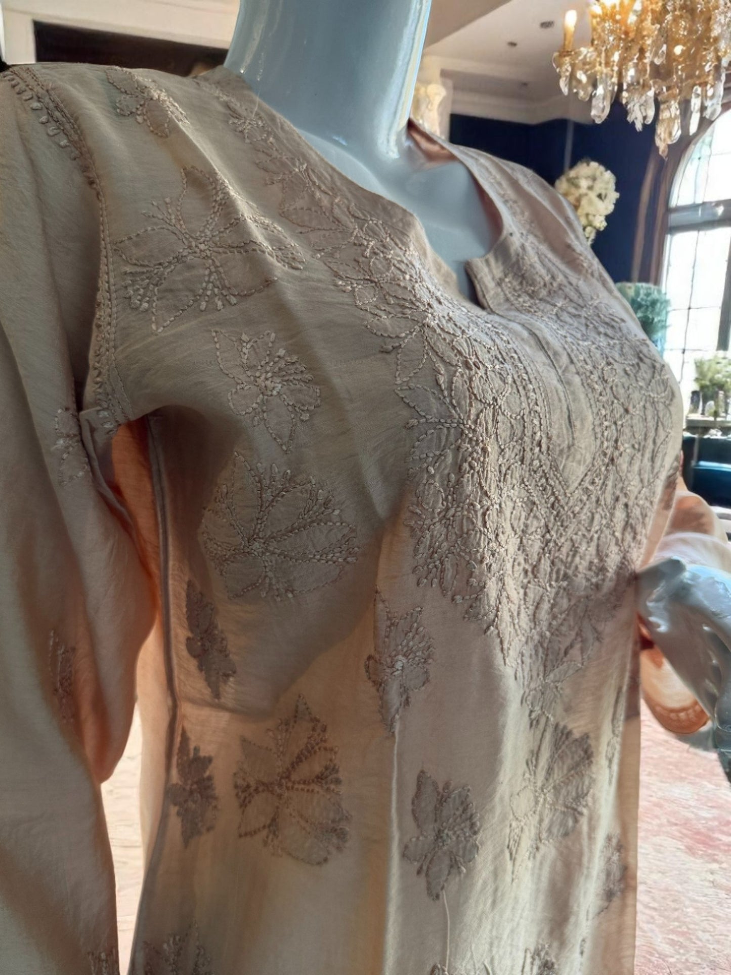 NOOR – SHORT CHIKANKARI KURTI