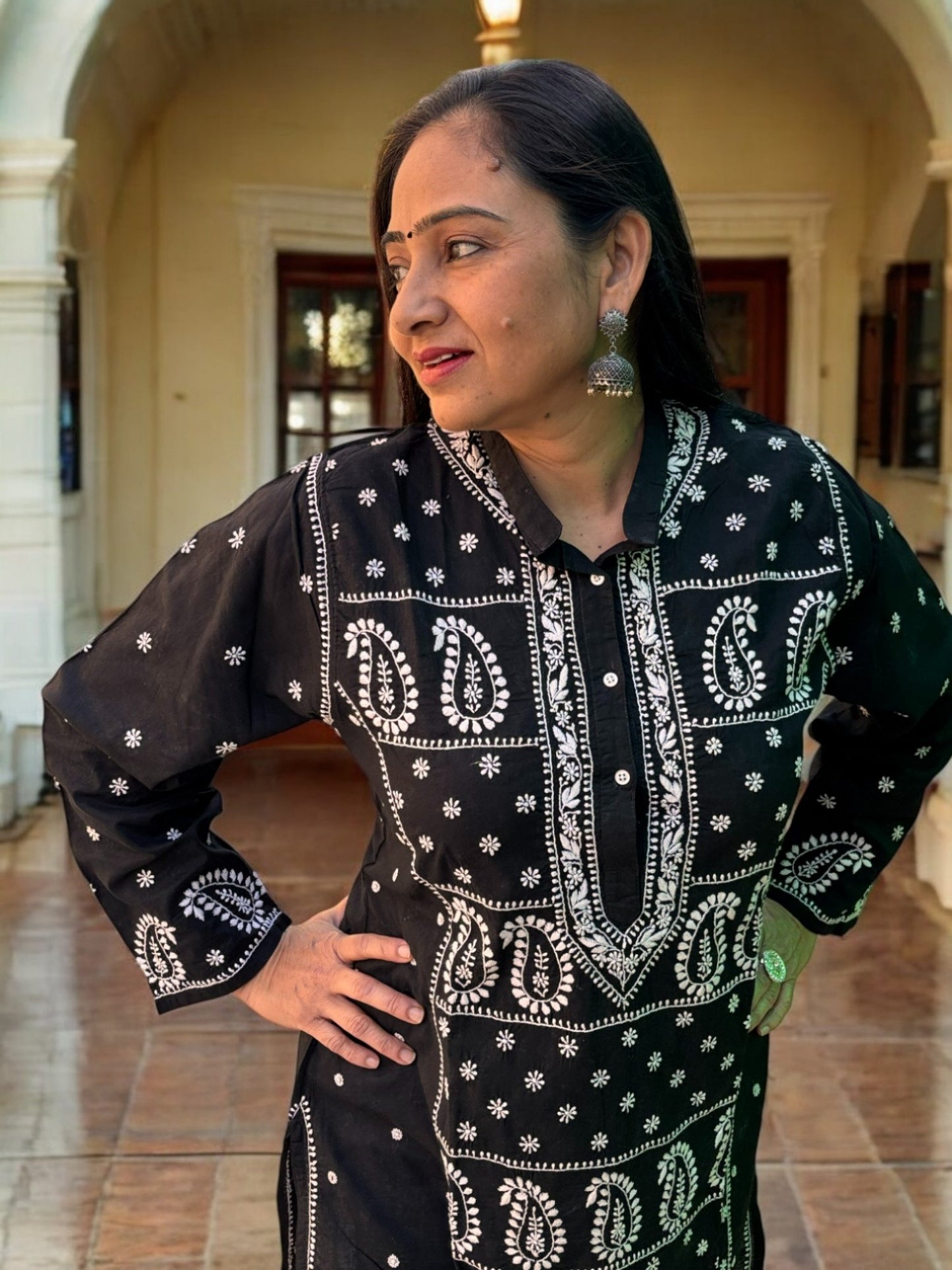 BLACK CHIKANKARI NOORI WITH WHITE EMBROIDERY
