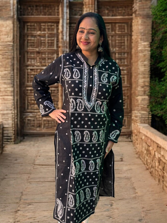 BLACK CHIKANKARI NOORI WITH WHITE EMBROIDERY
