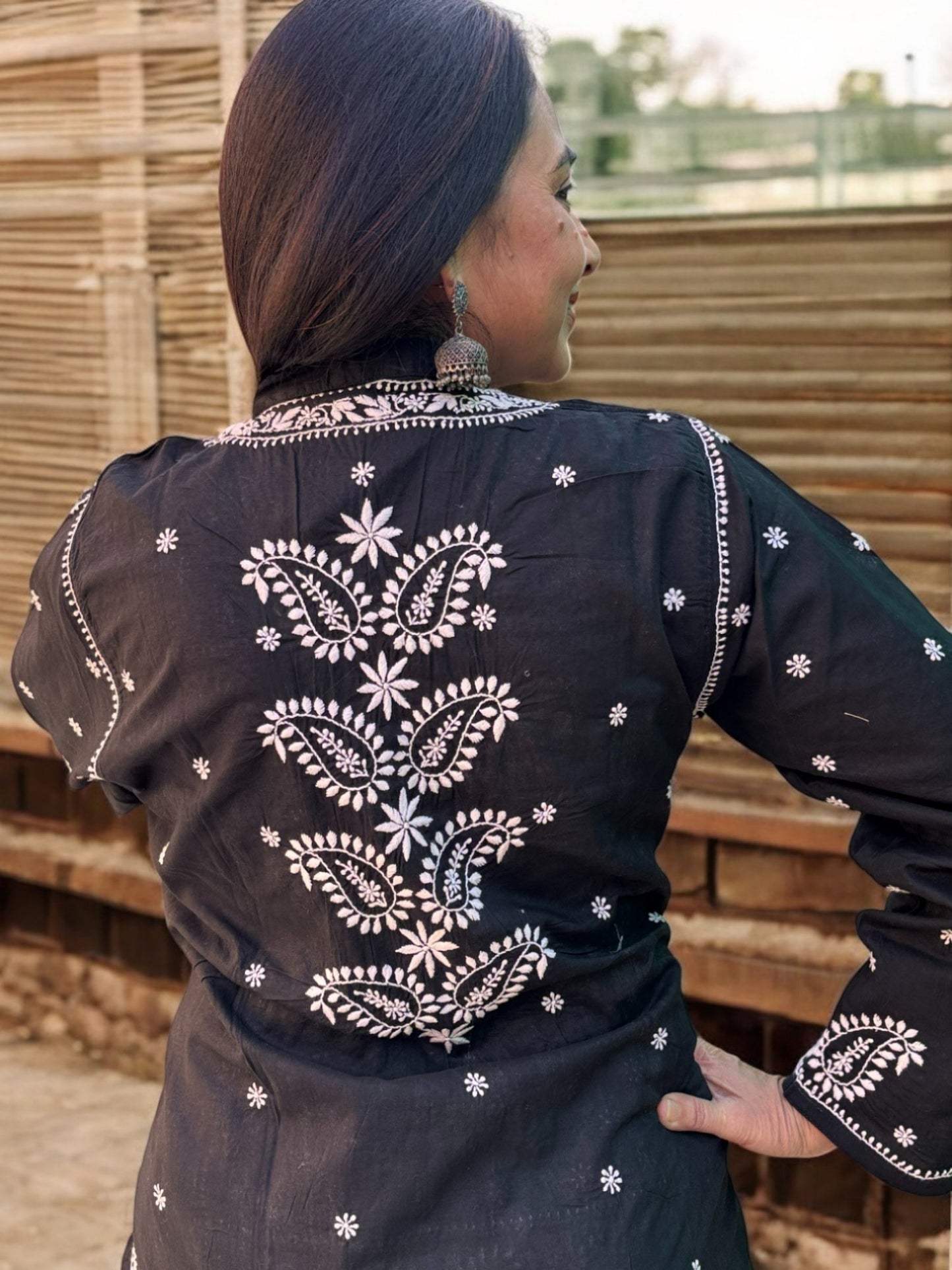 BLACK CHIKANKARI NOORI WITH WHITE EMBROIDERY
