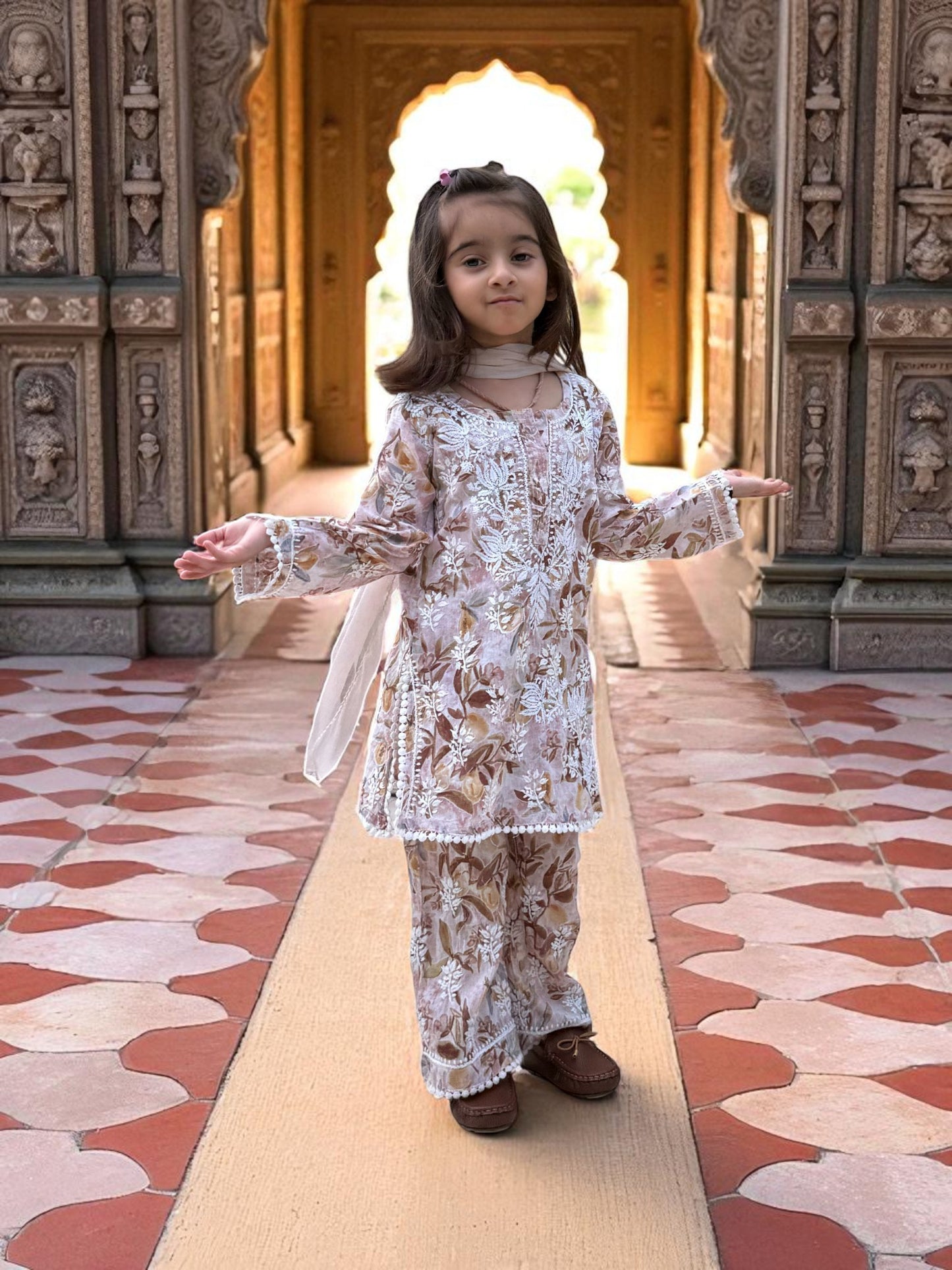 GIRLS PRINTED MUL COTTON  CHIKANKARI KURTA SET