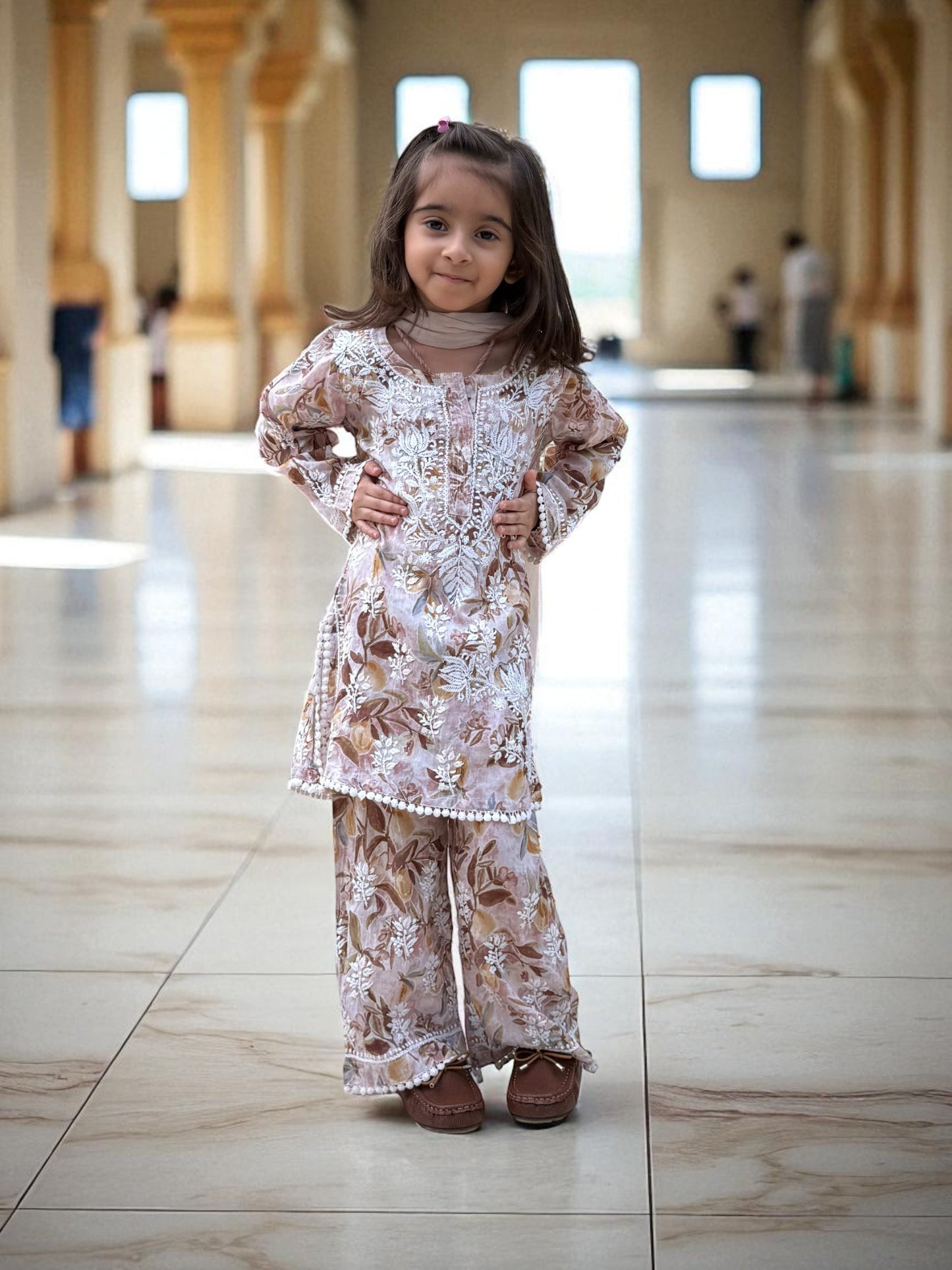 GIRLS PRINTED MUL COTTON  CHIKANKARI KURTA SET