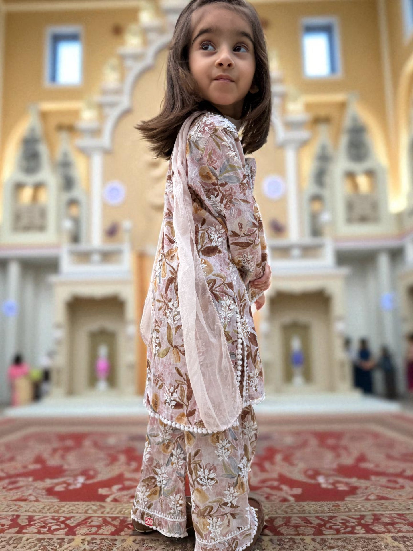 GIRLS PRINTED MUL COTTON  CHIKANKARI KURTA SET