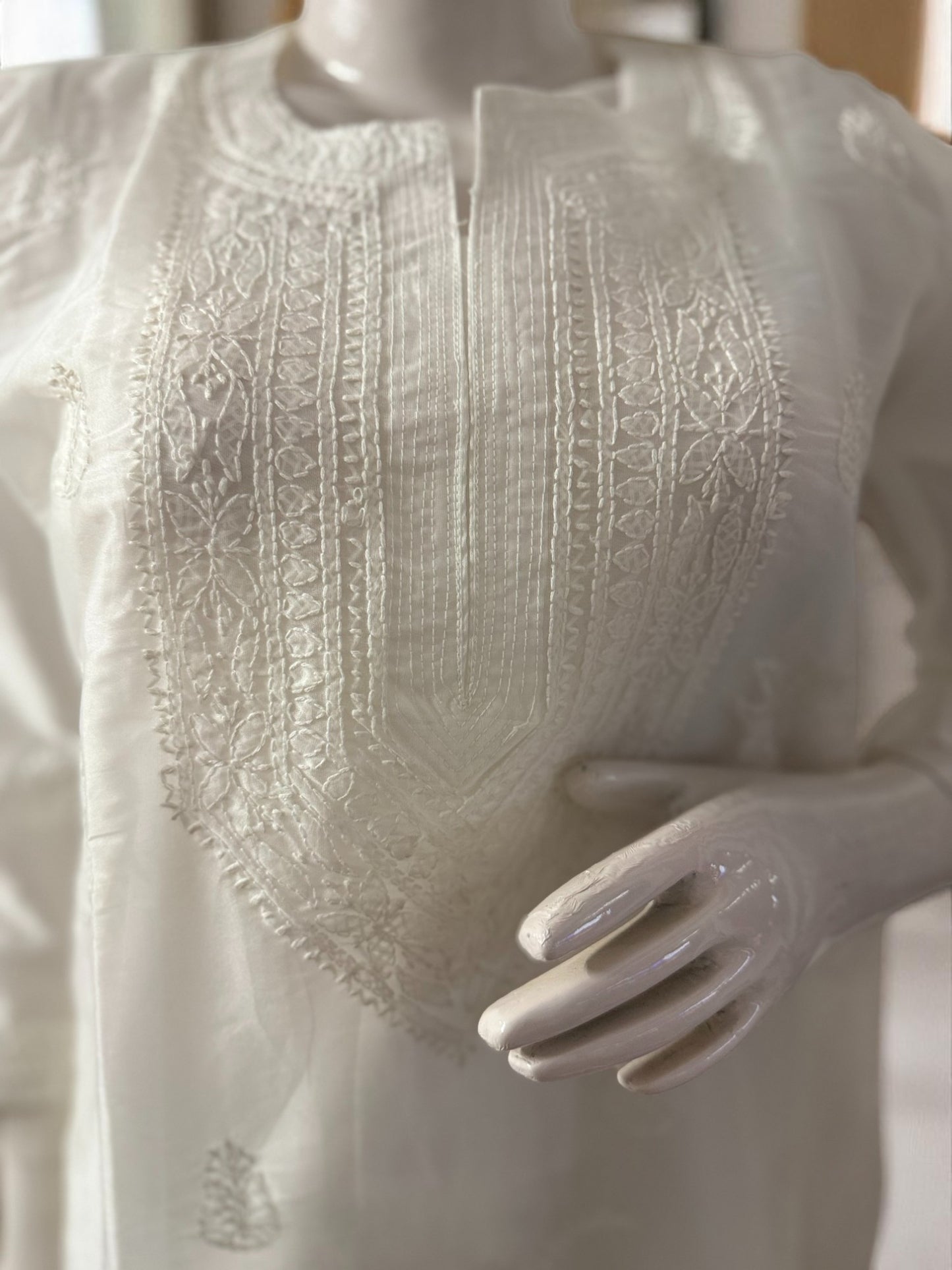 WHITE SEMI-ORGANZA CHIKANKARI KURTI