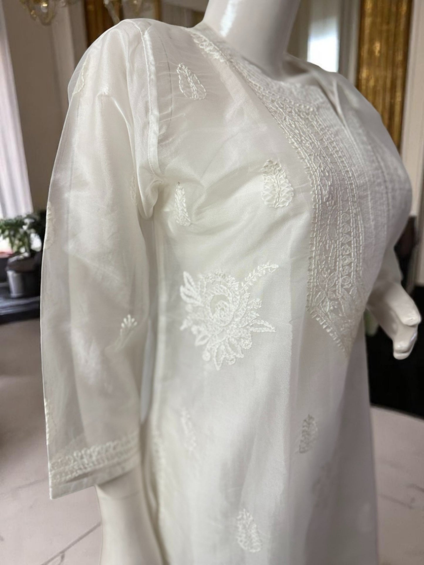 WHITE SEMI-ORGANZA CHIKANKARI KURTI