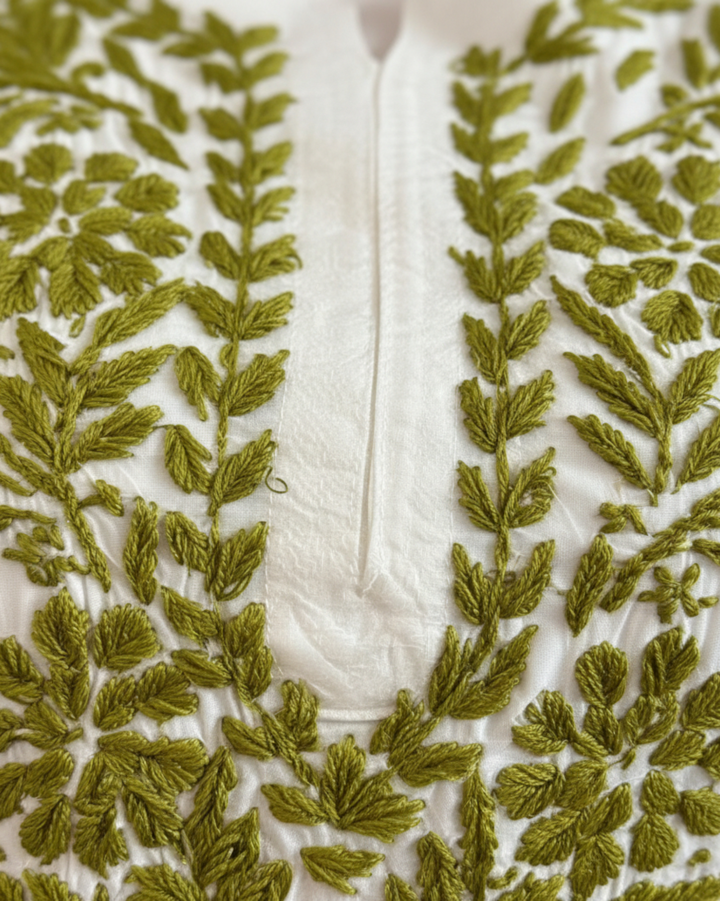 RAYON HAND-EMBROIDERED LUCKNOWI GHASPATTI CHIKANKARI KURTA