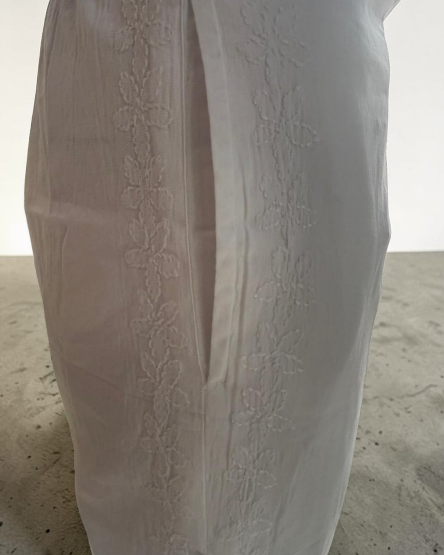 WOMEN’S STRAIGHT FIT CHIKANAKRI PANT