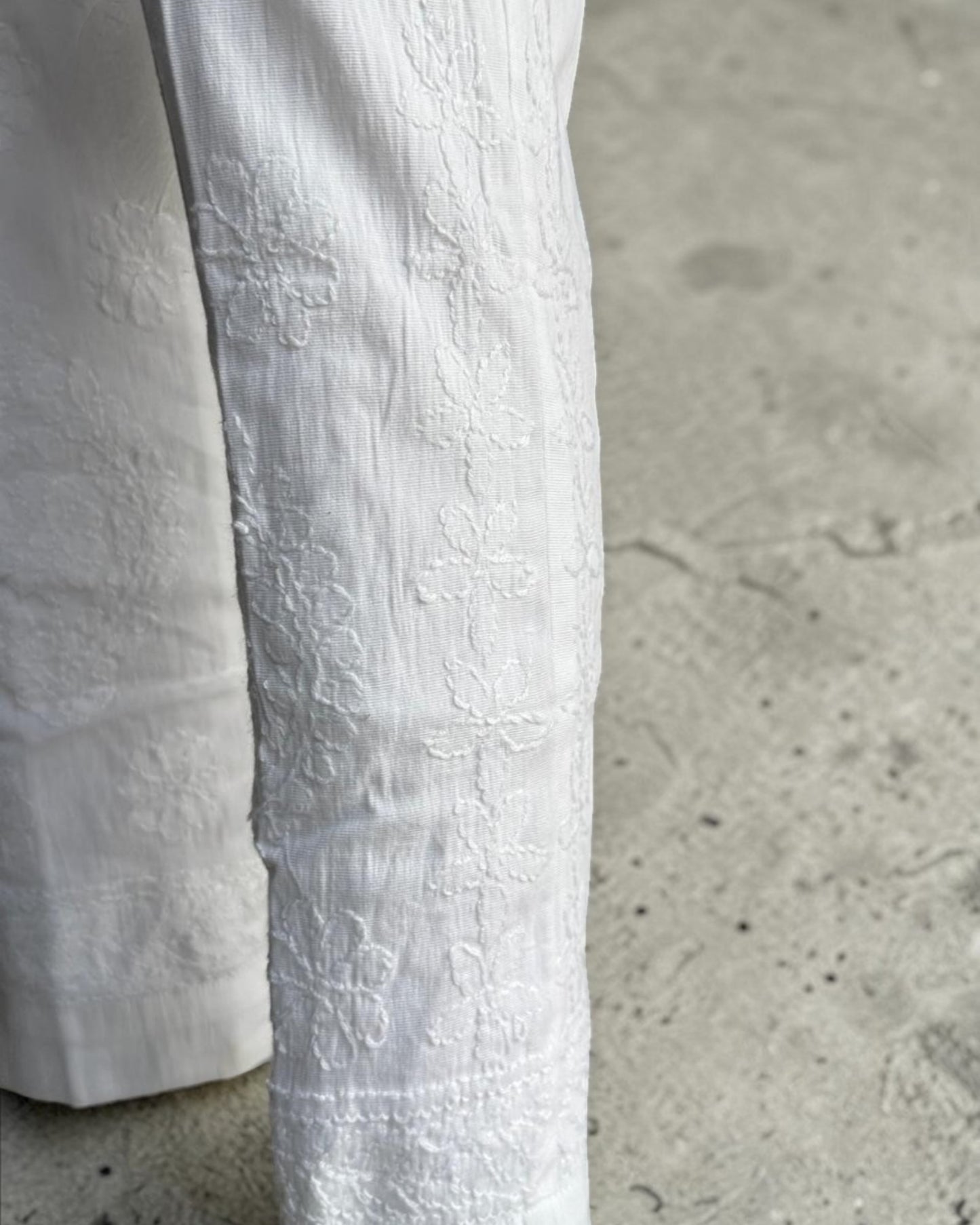 WOMEN’S STRAIGHT FIT CHIKANAKRI PANT